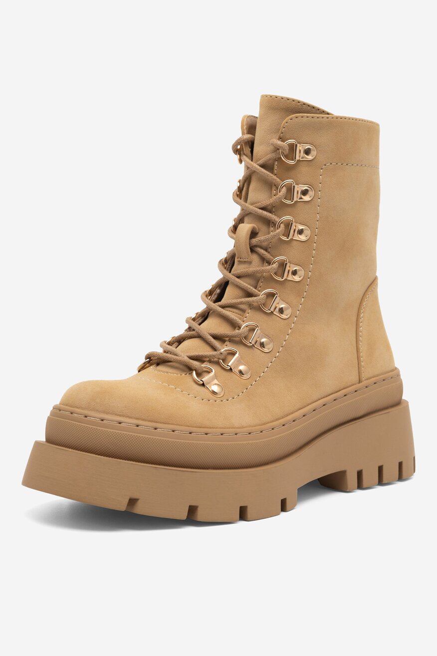 Trzewiki na grubej podeszwie