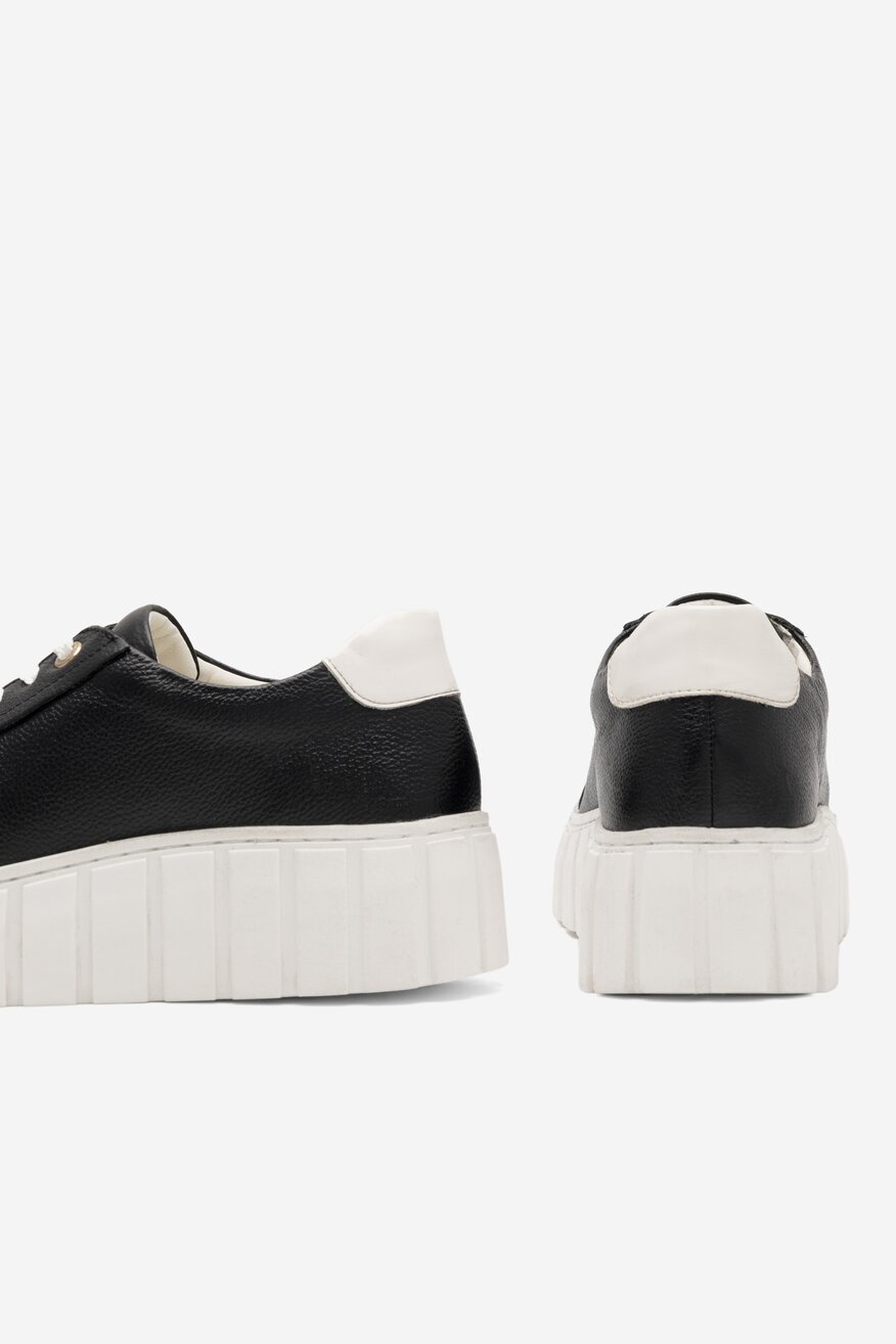 Sneakersy skórzane na platformie