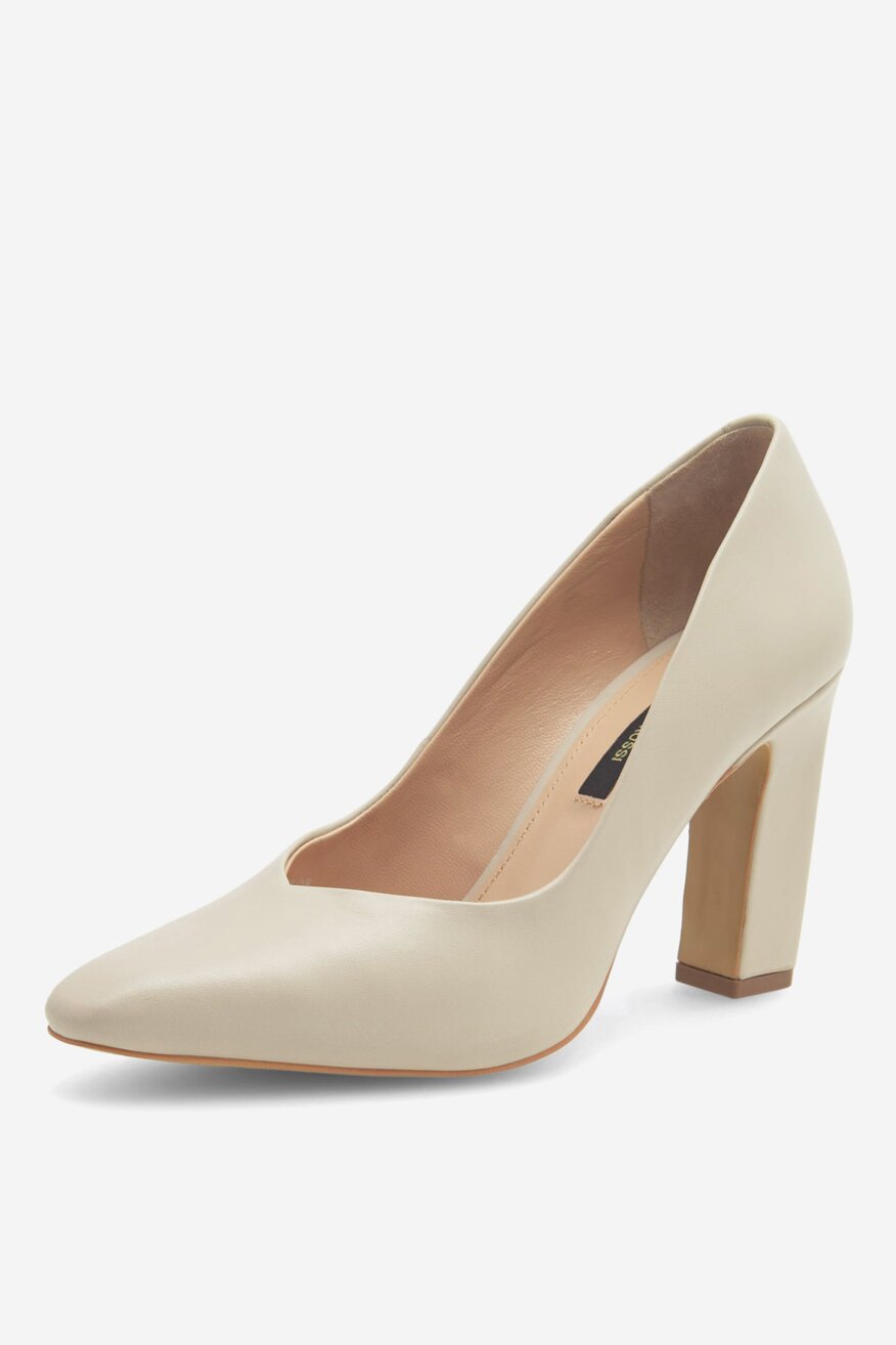 Czółenka skórzane na słupku