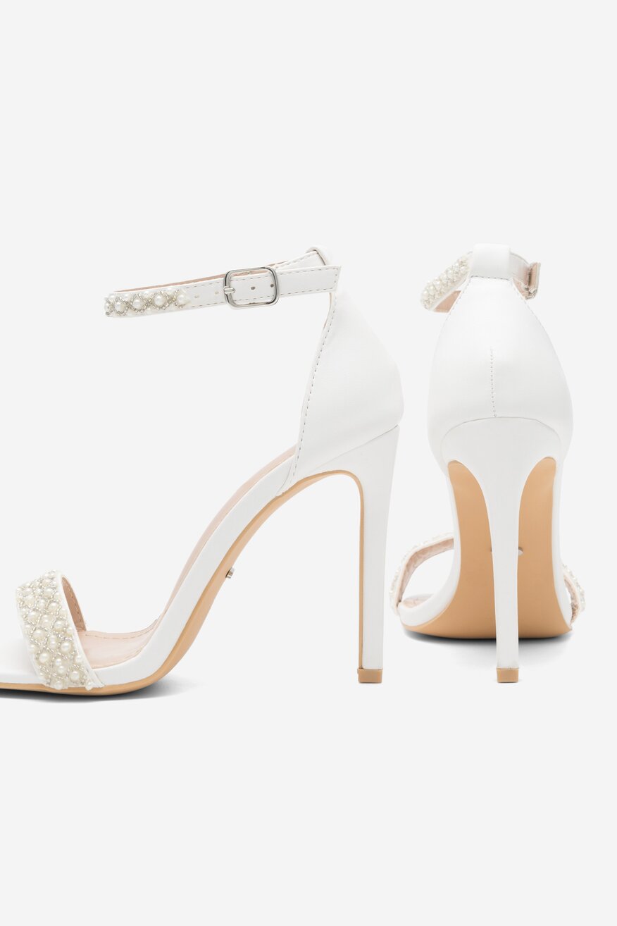 Sandały białe