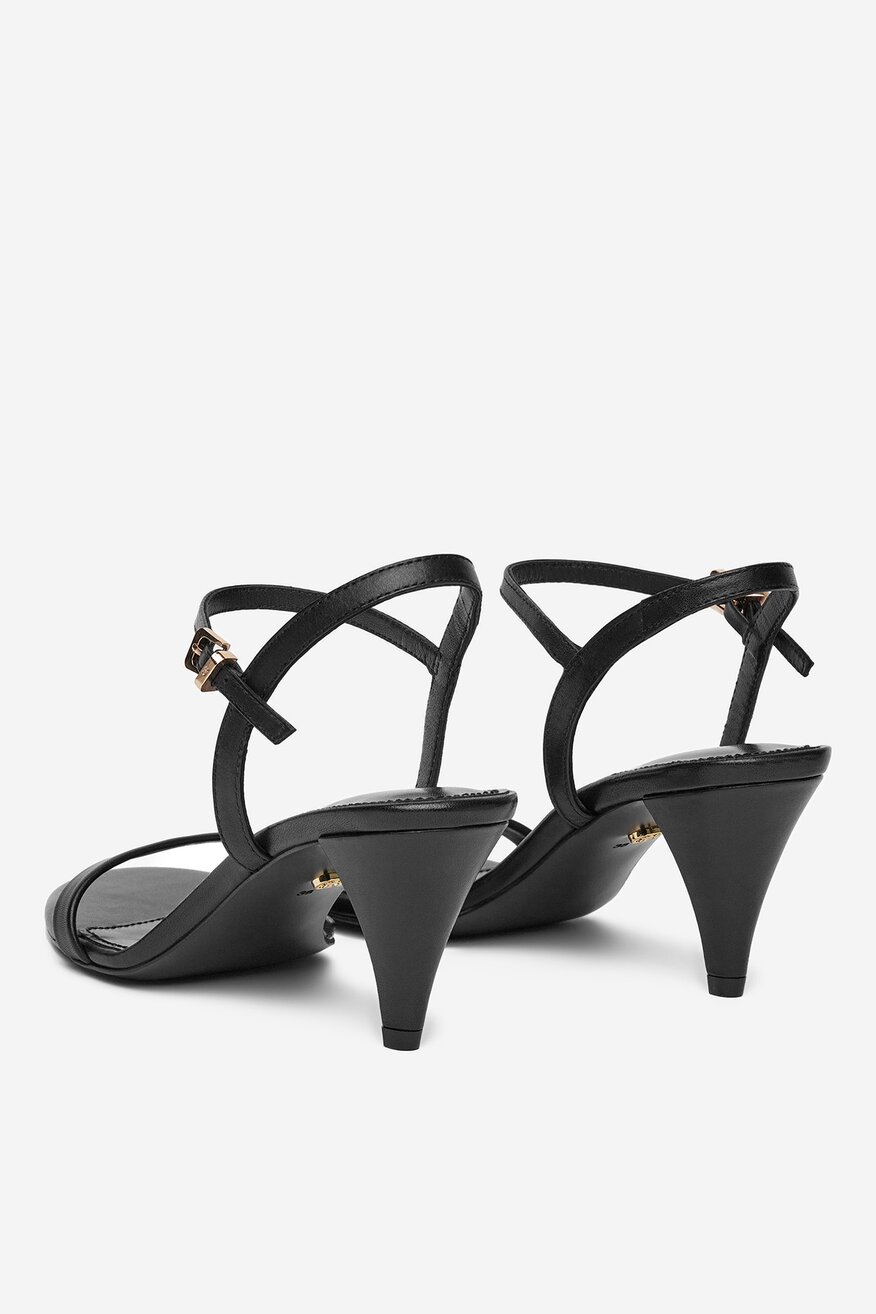 Sandały skórzane na obcasie