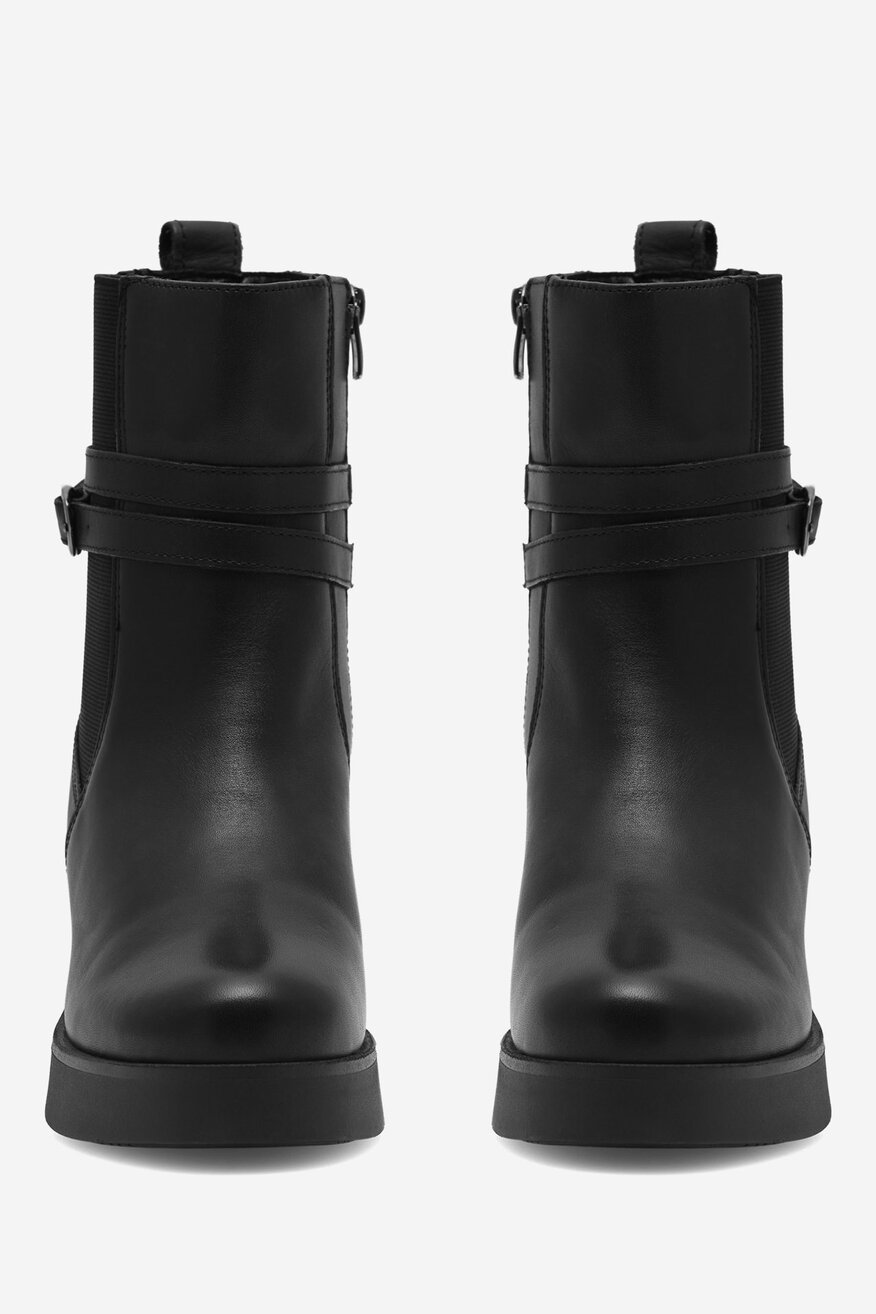 Botki skórzane na słupku