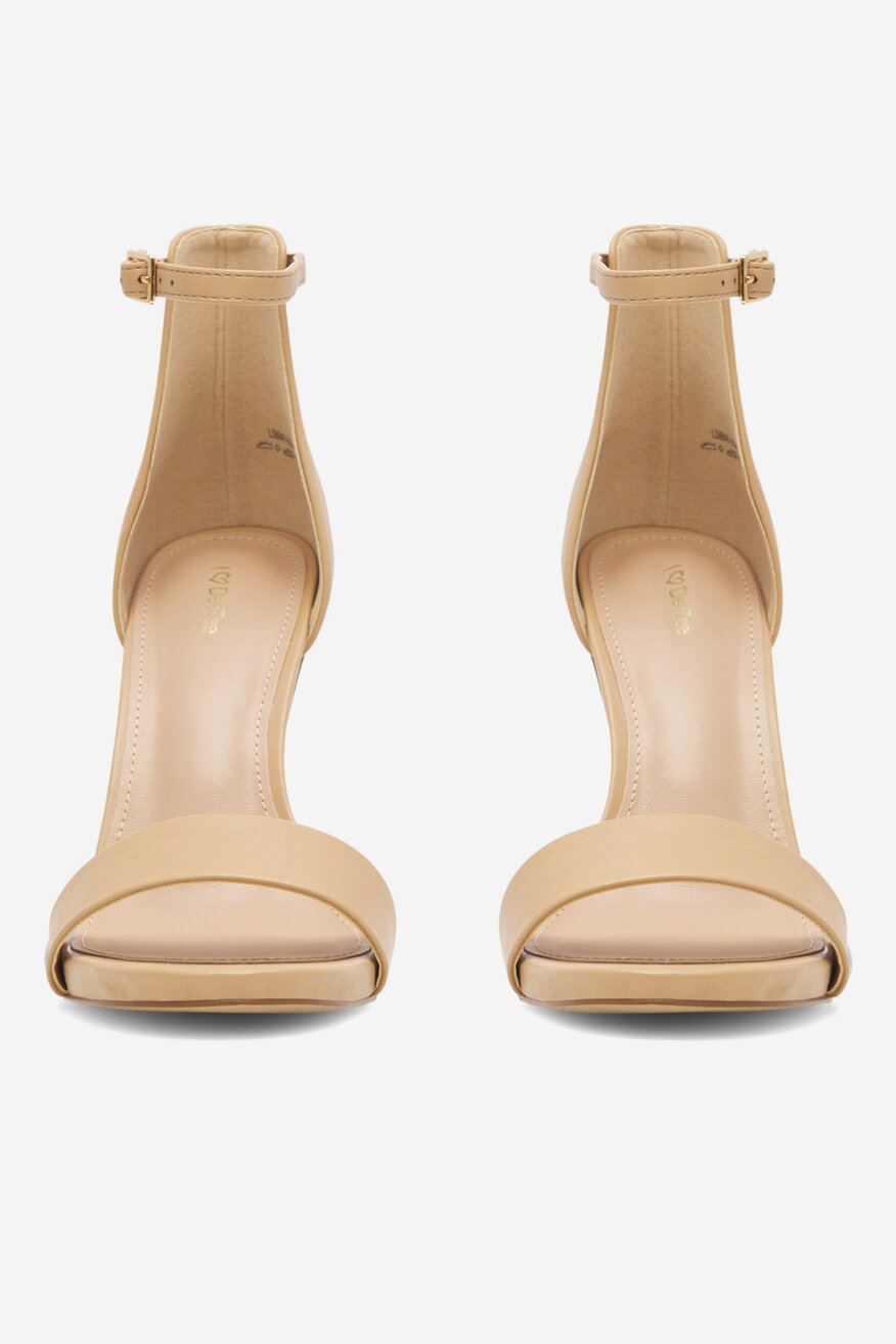 Sandały na szpilce