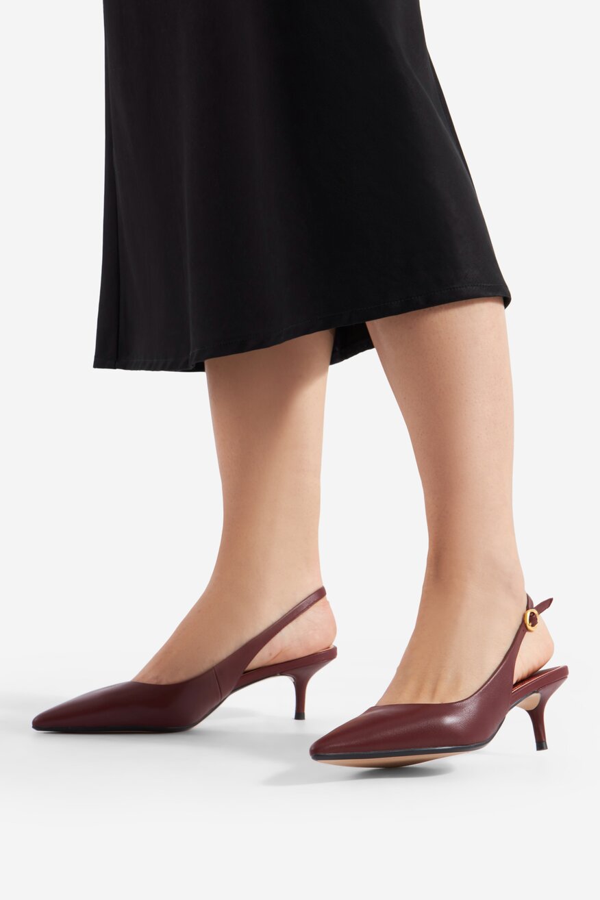 Czółenka skórzane