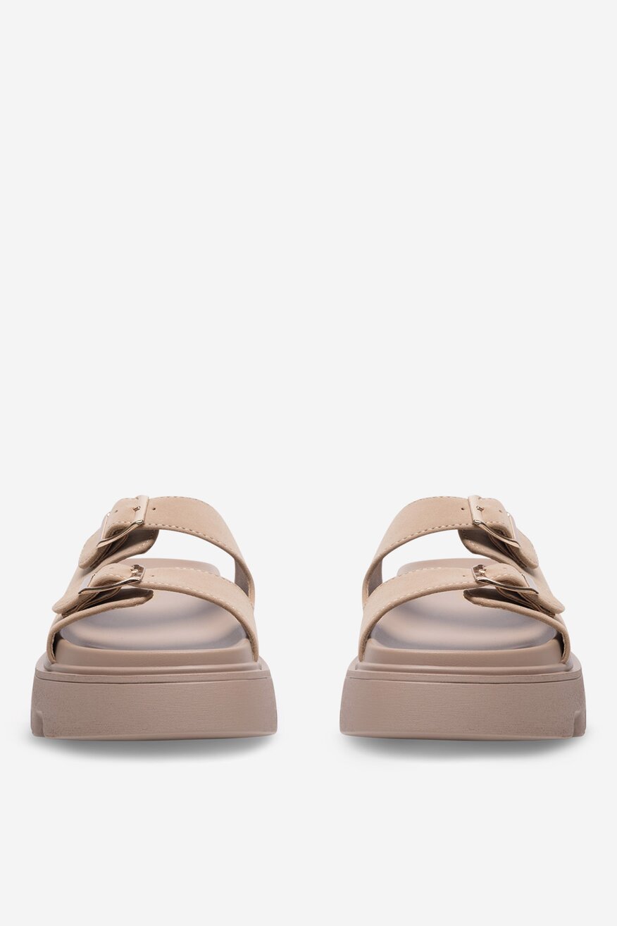 Klapki na grubej podeszwie