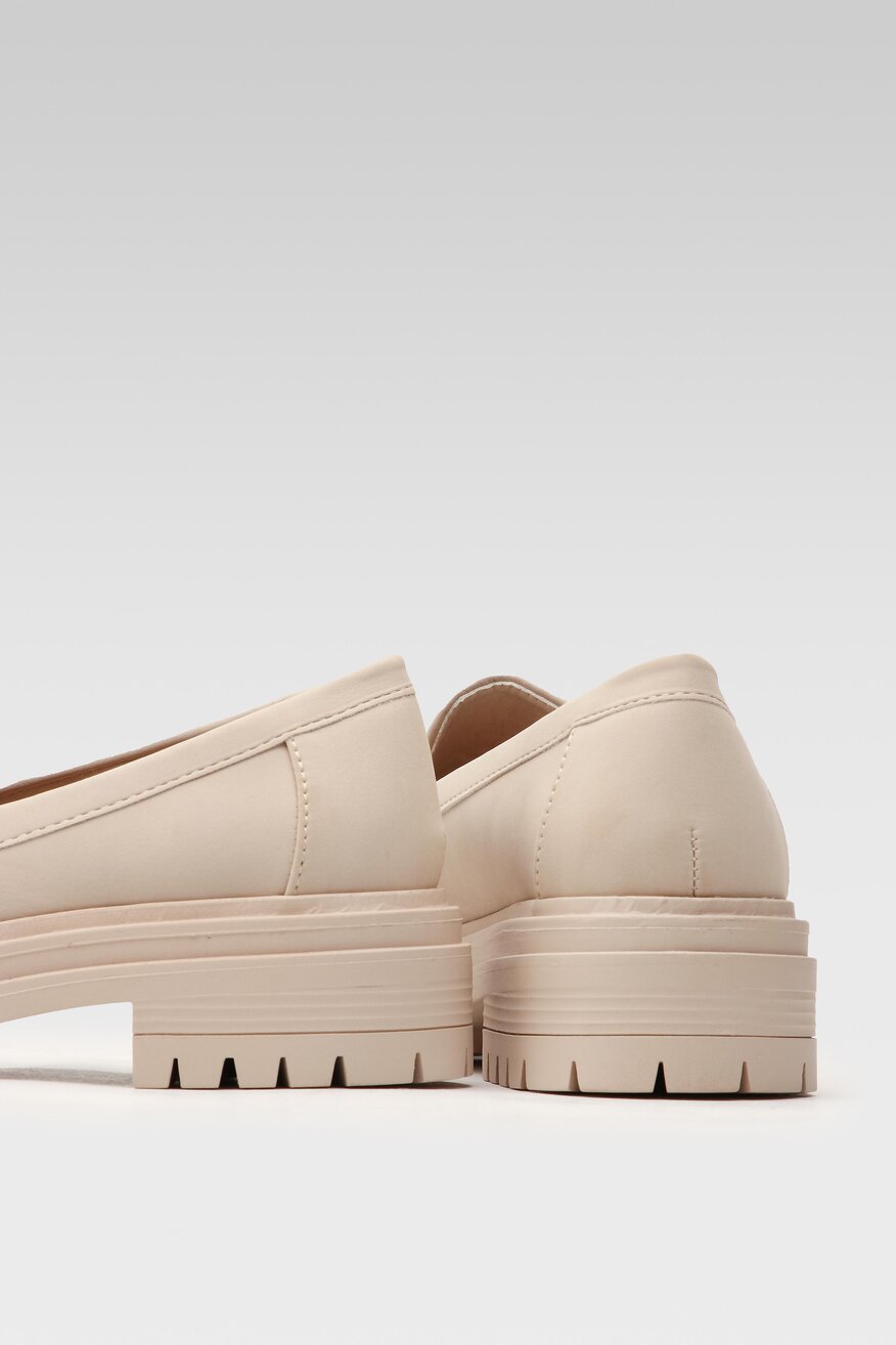 Loafersy na grubej podeszwie