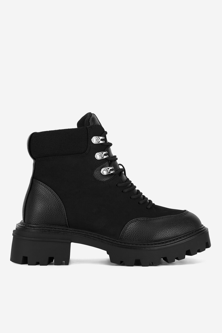 Trzewiki na grubej podeszwie