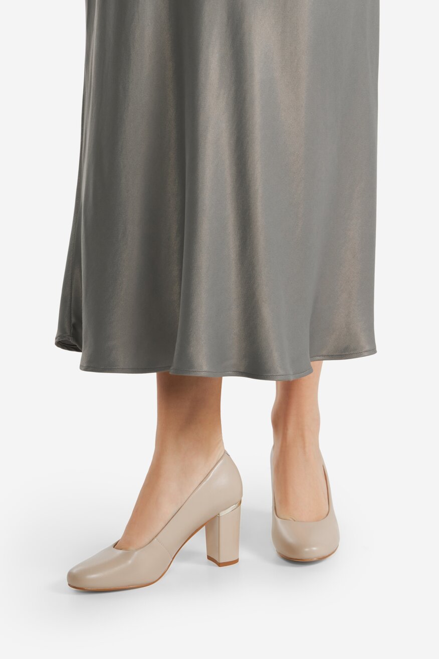 Czółenka skórzane