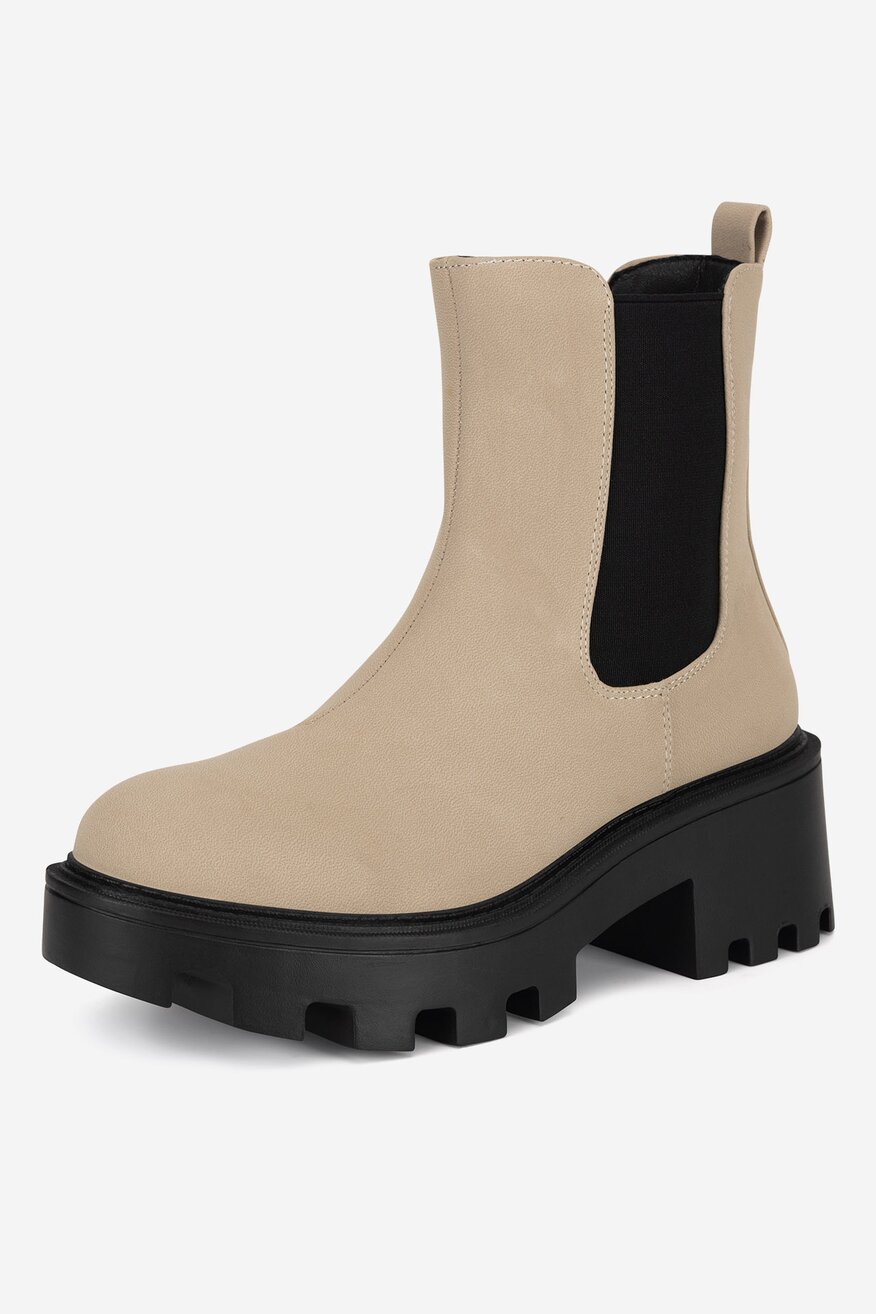 Sztyblety na grubej podeszwie