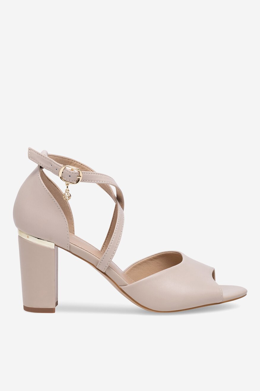 Sandały skórzane na słupku