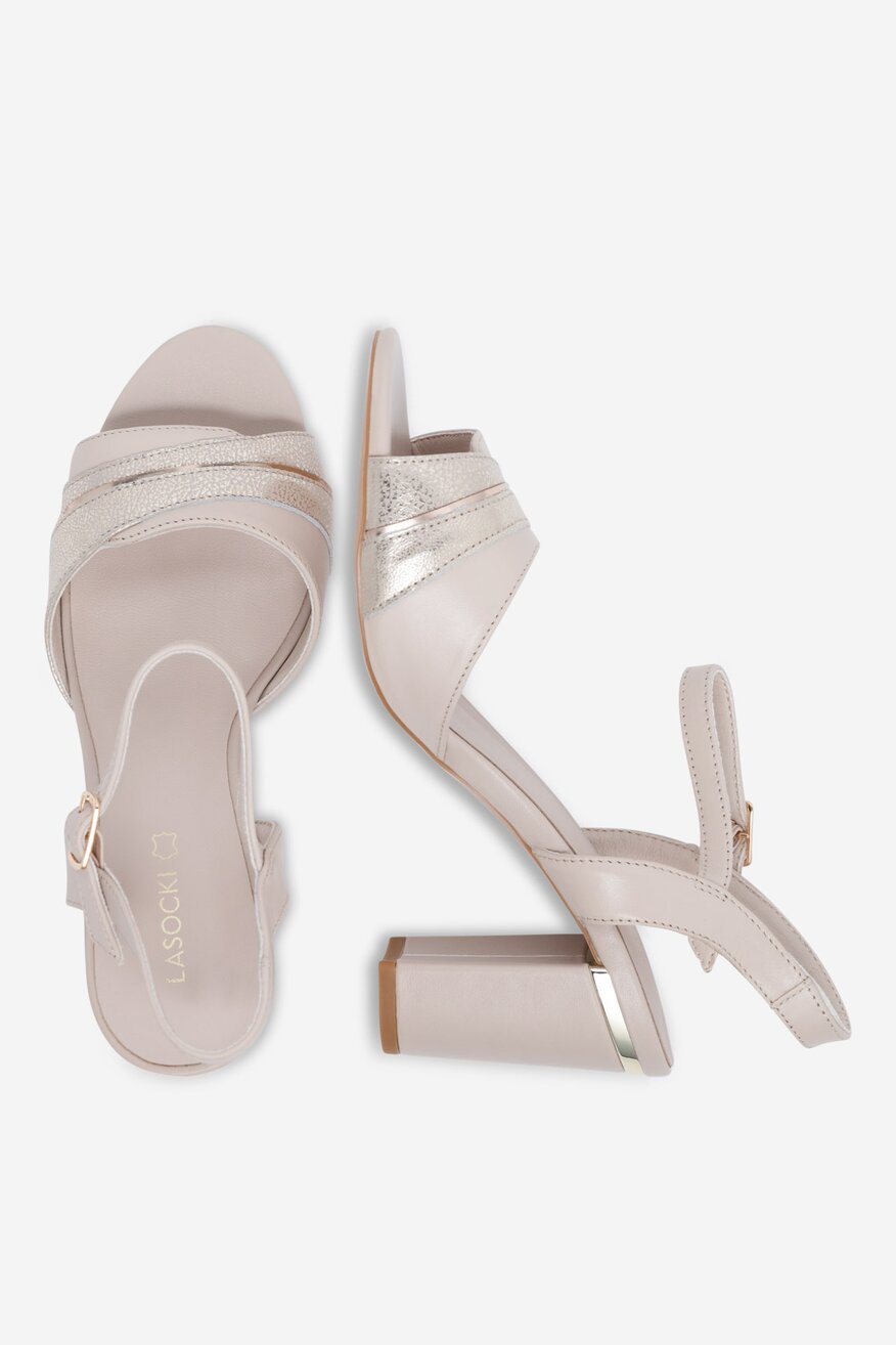 Sandały skórzane na słupku