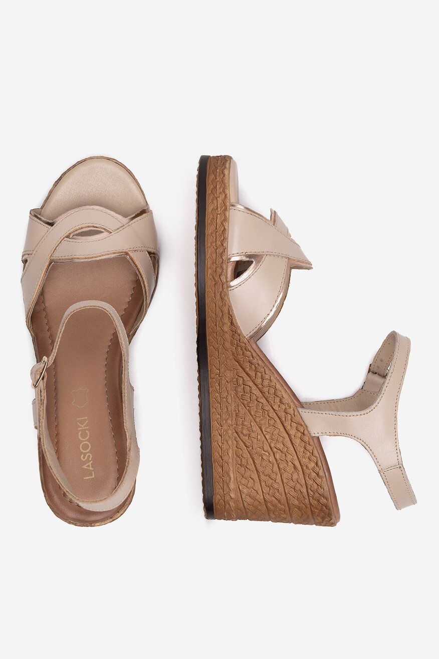 Sandały skórzane na koturnie