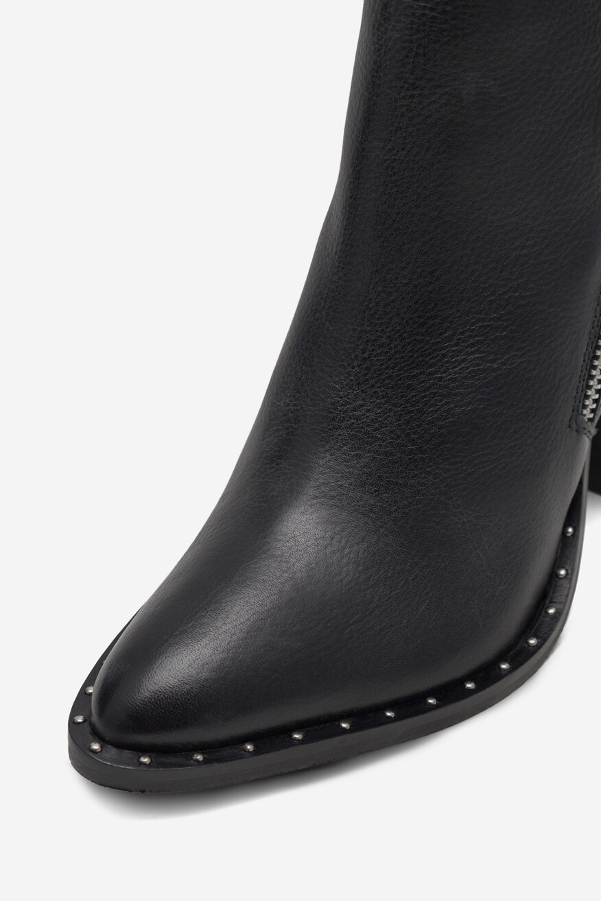 Botki skórzane na słupku