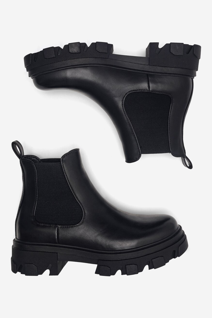 Sztyblety na gubej podeszwie