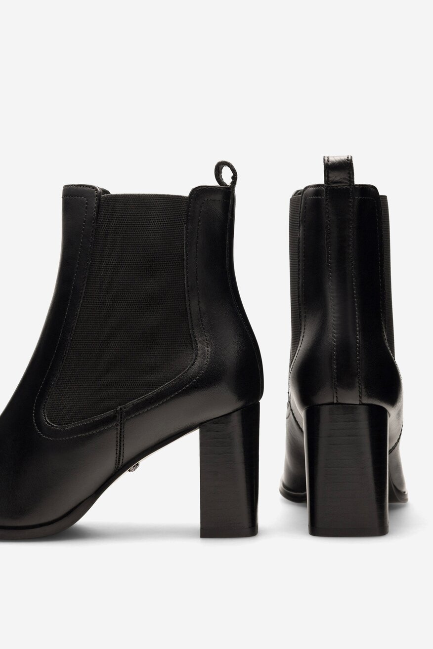 Botki skórzane na słupku