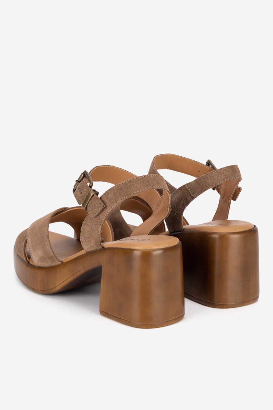 Sandały skórzane na słupku