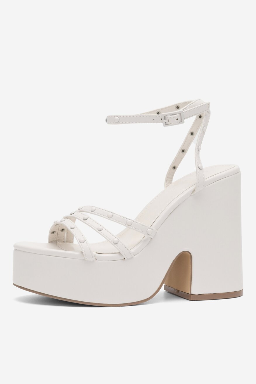 Sandały na platformie