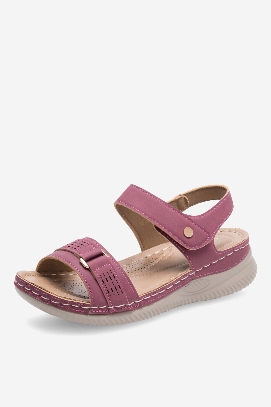 Sandały na koturnie