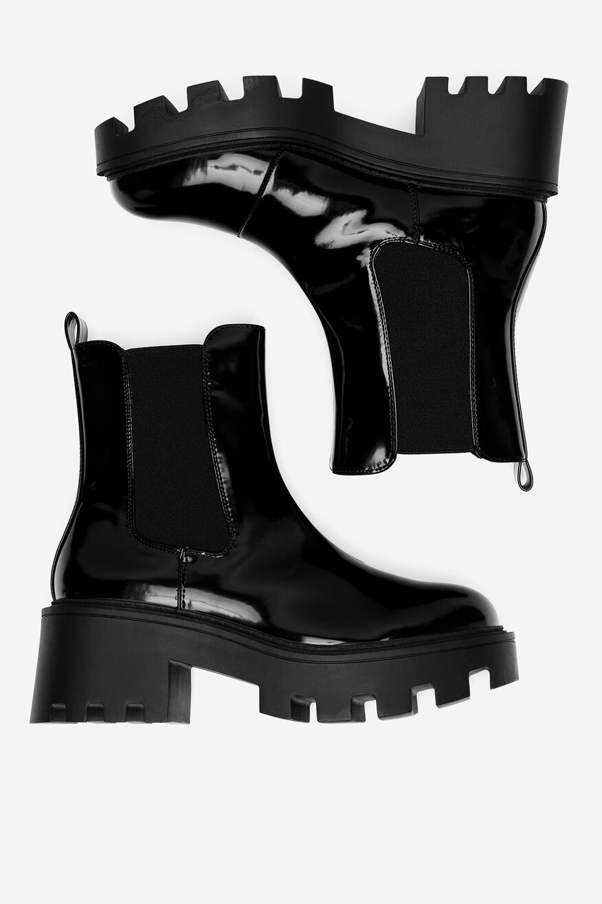 Botki na grubej podeszwie