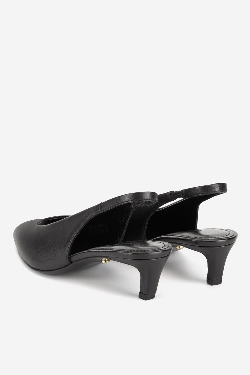 Czółenka skórzane