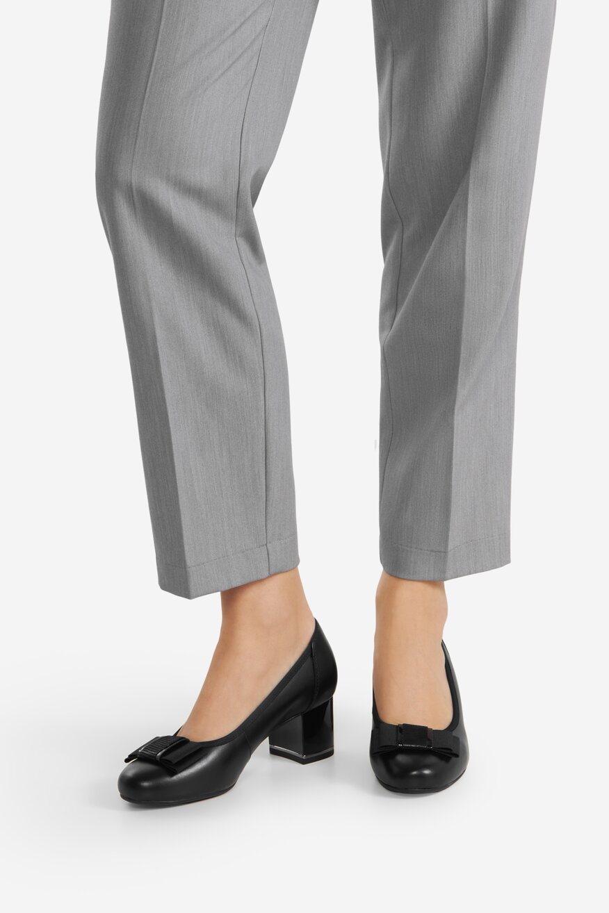 Czółenka skórzane