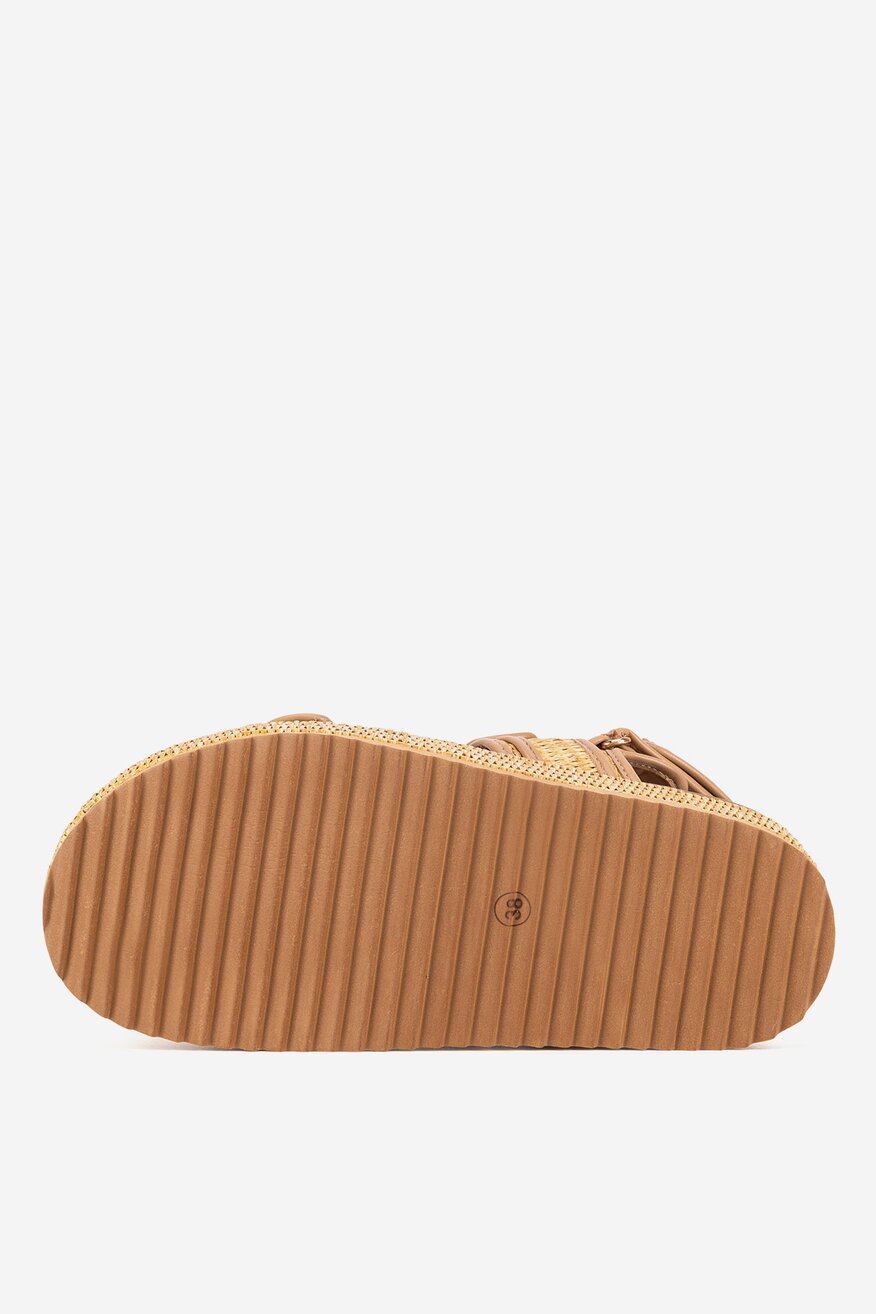 Sandały na platformie