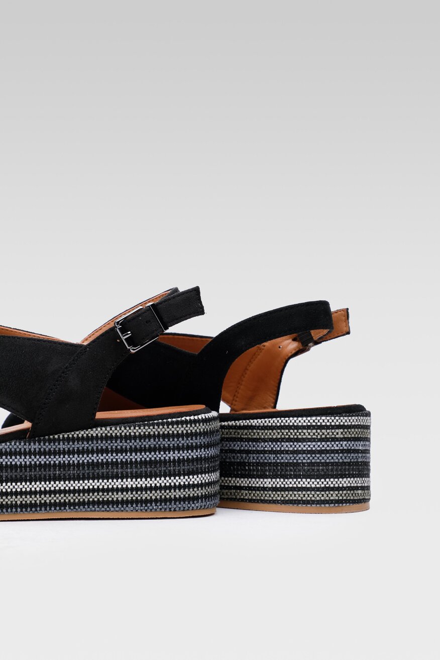 Sandały na platformie