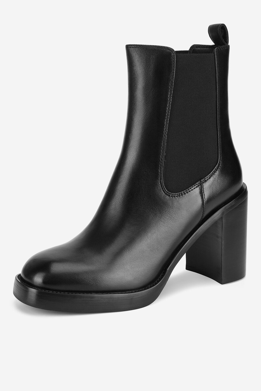 Botki skórzane na słupku