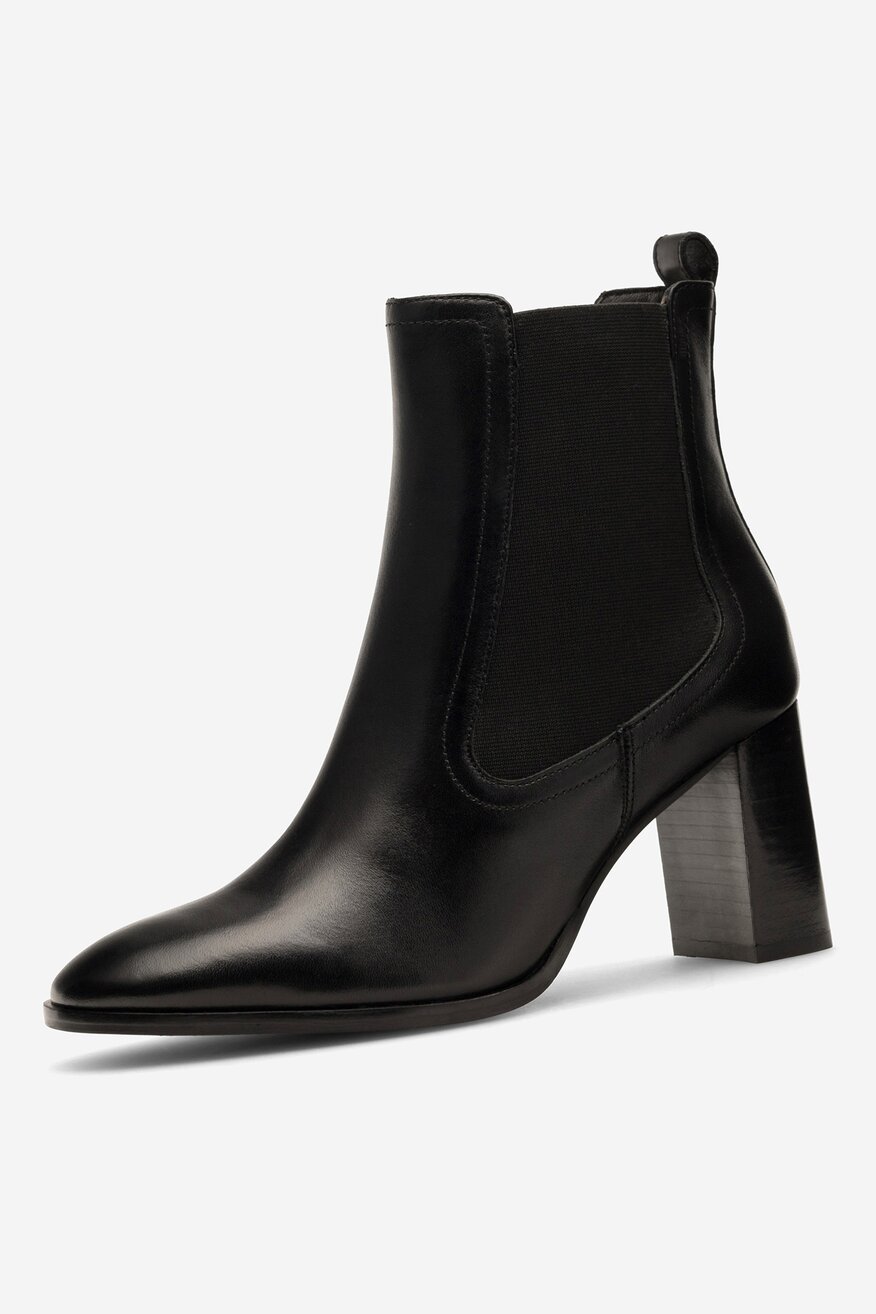 Botki skórzane na słupku