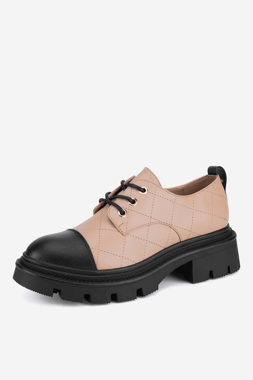 Półbuty na słupku