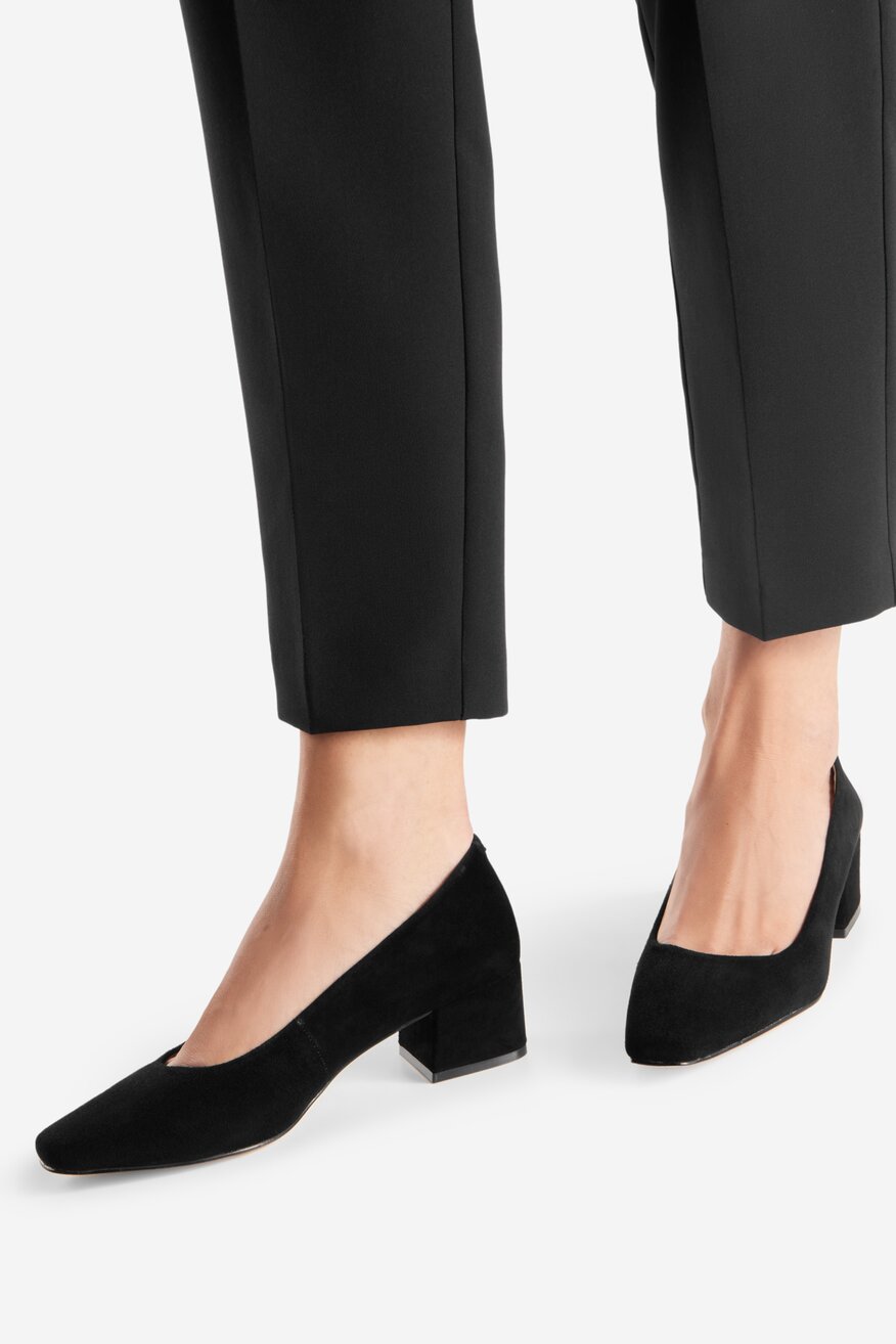 Czółenka skórzane na słupku