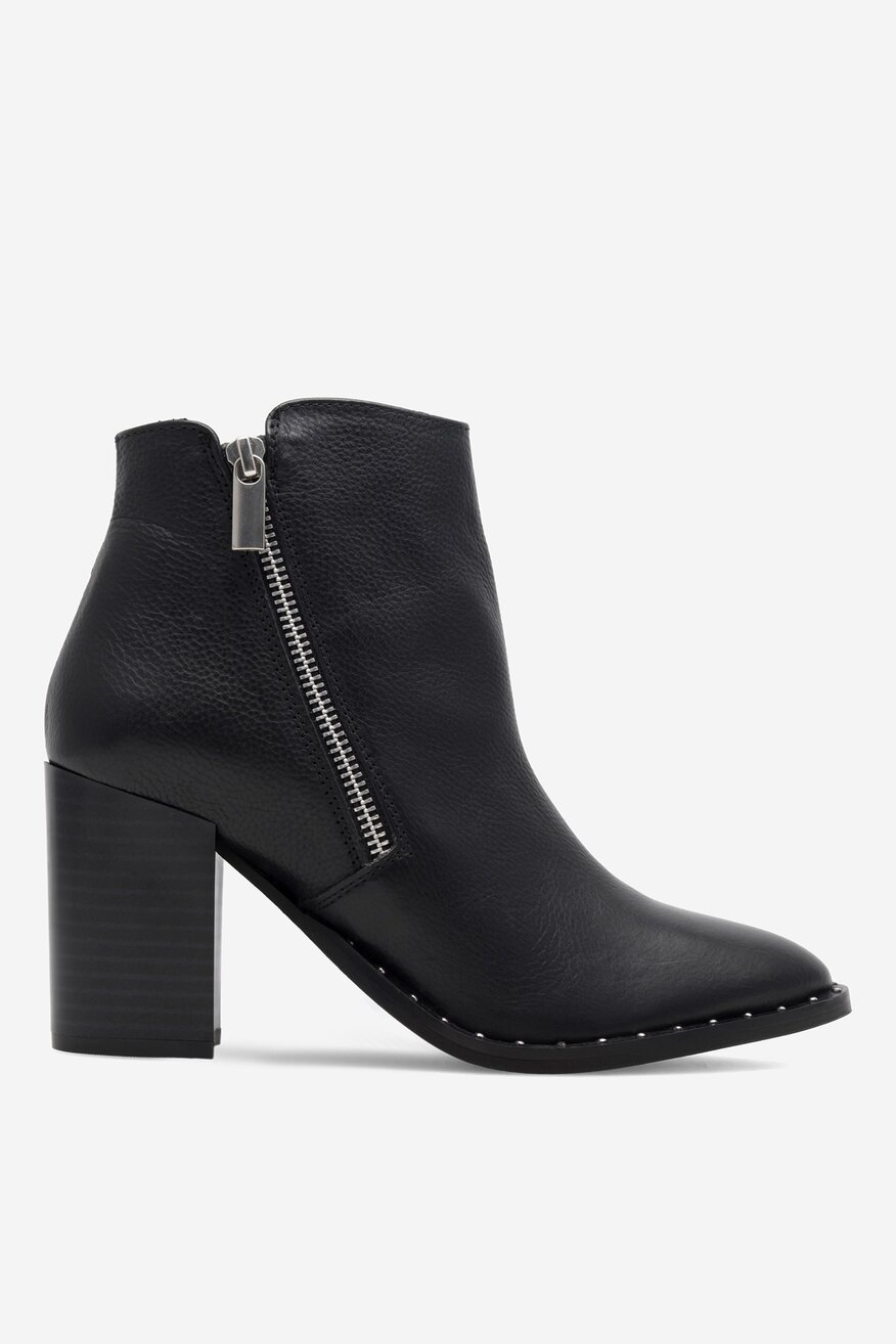 Botki skórzane na słupku