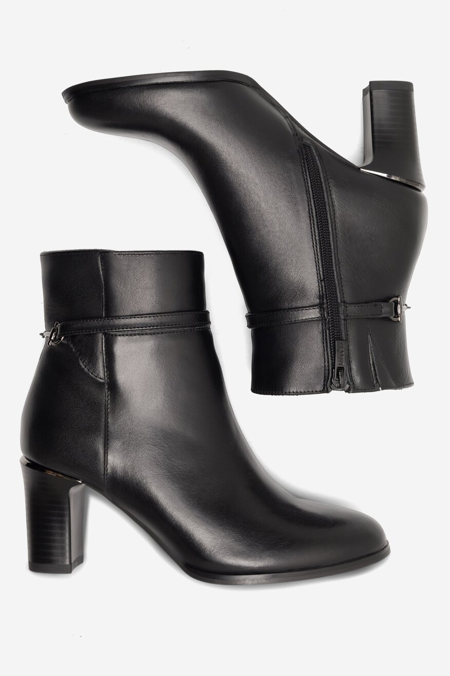 Botki skórzane na słupku