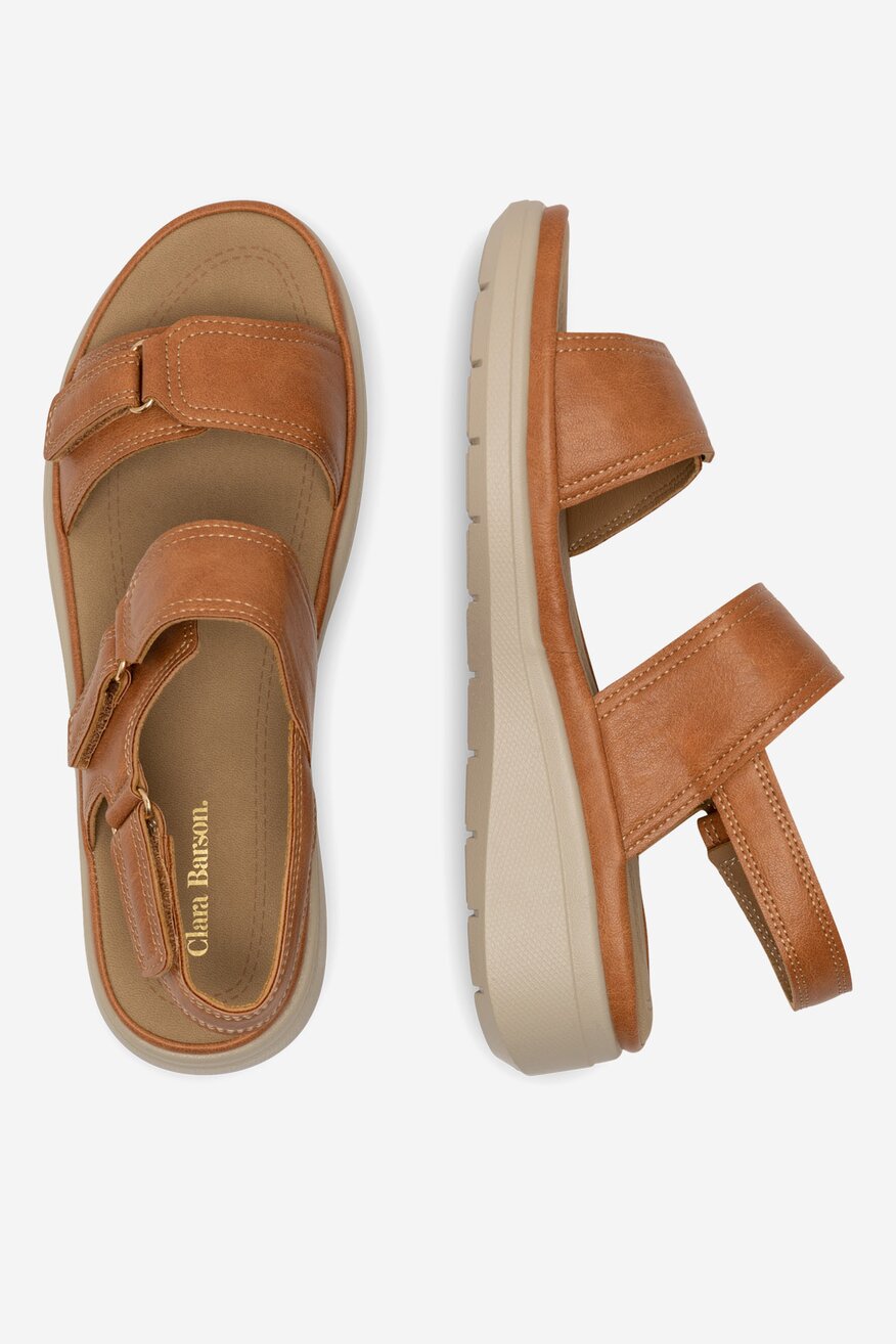 Sandały na koturnie