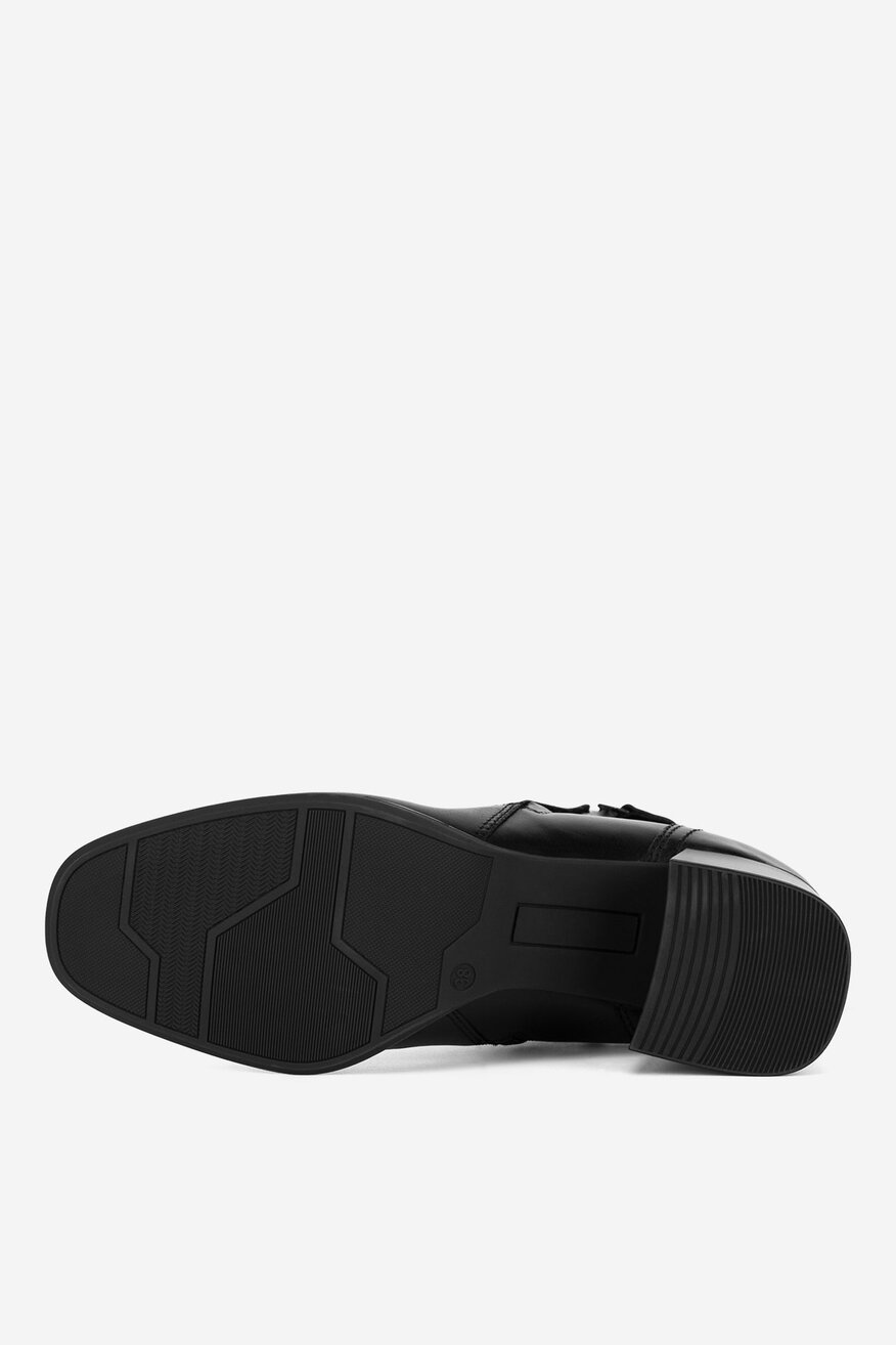 Botki skórzane na słupku