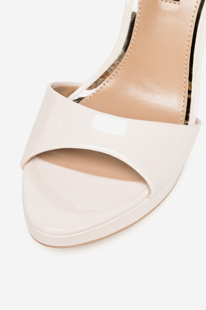 Sandały na szpilce