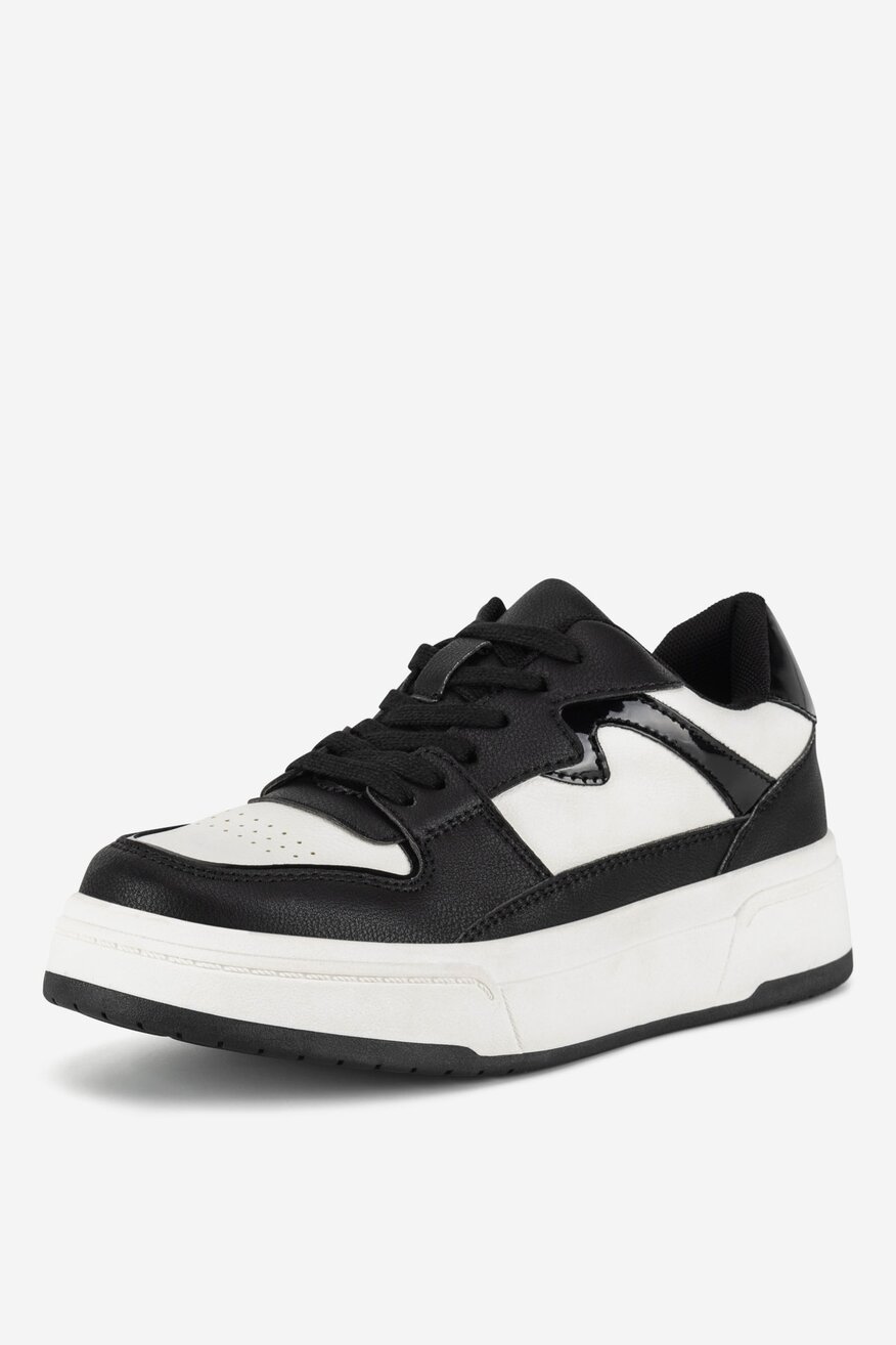 Sneakersy na platformie