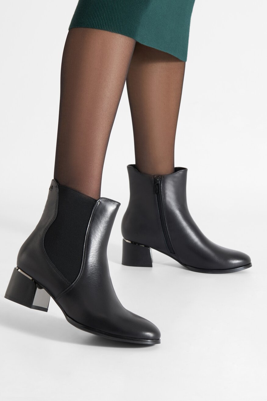 Botki skórzane na słupku
