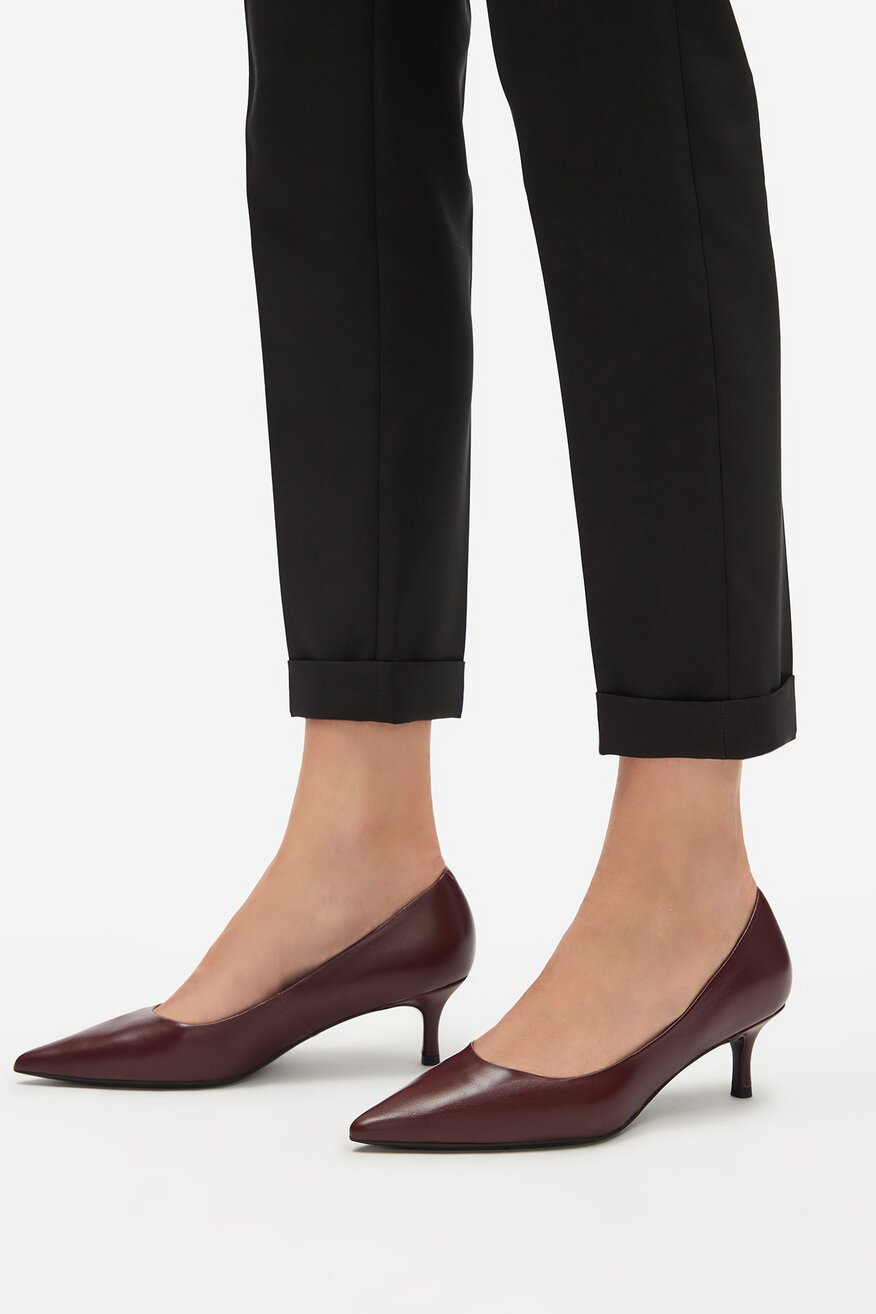 Czółenka skórzane