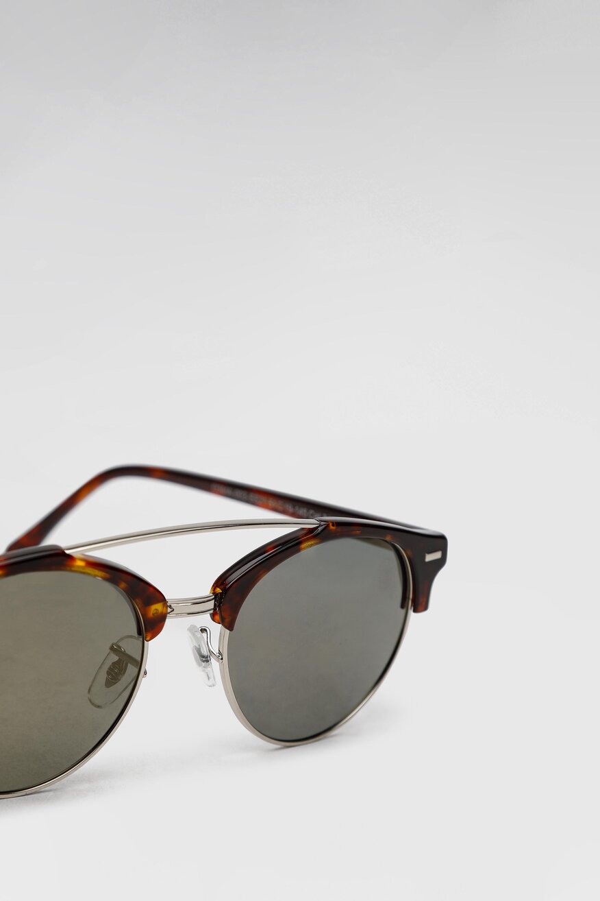 Okulary przeciwsłoneczne brązowe