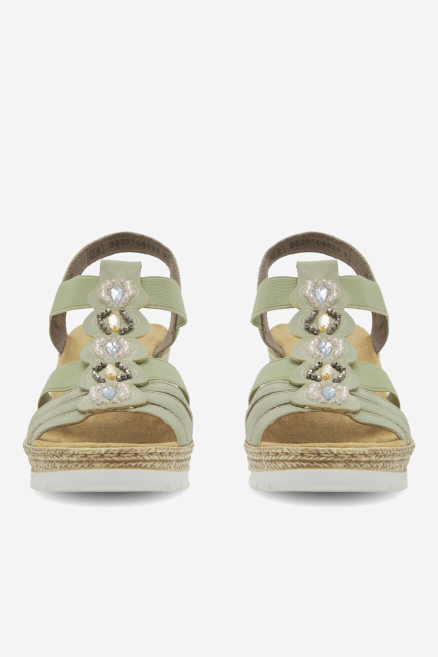 Sandały na koturnie