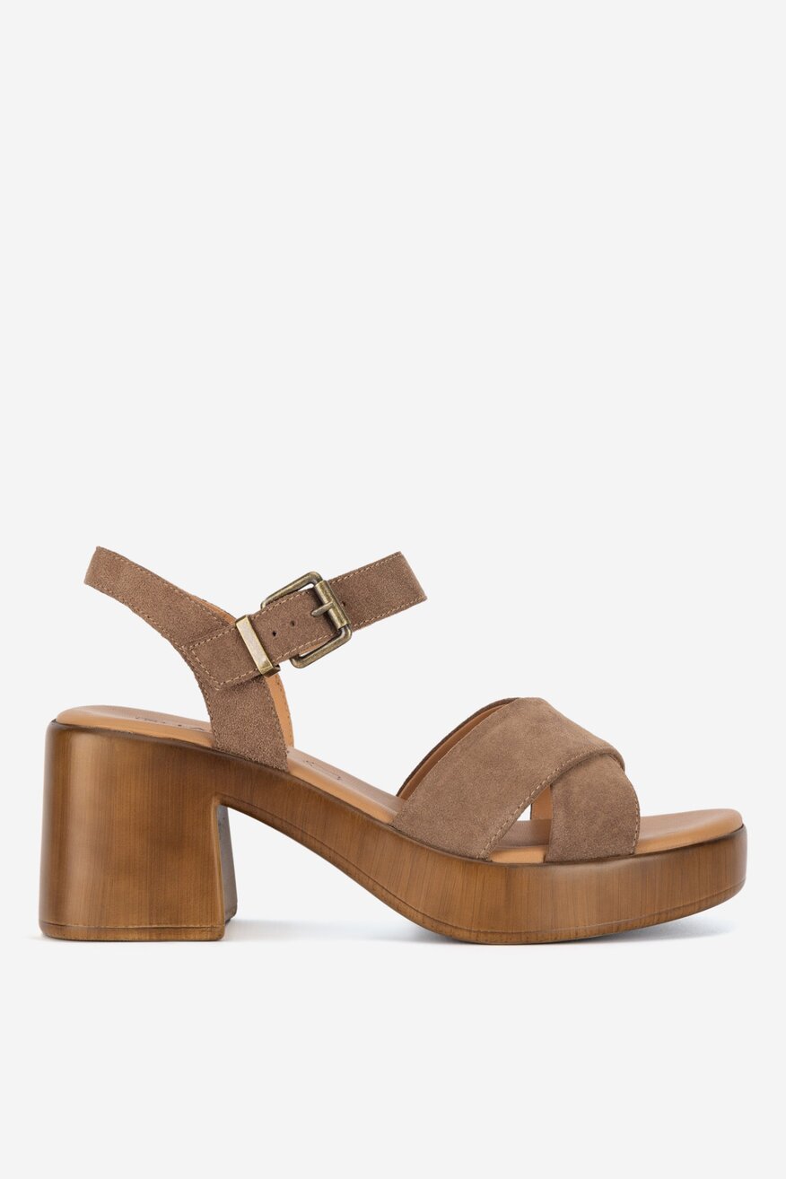 Sandały skórzane na słupku