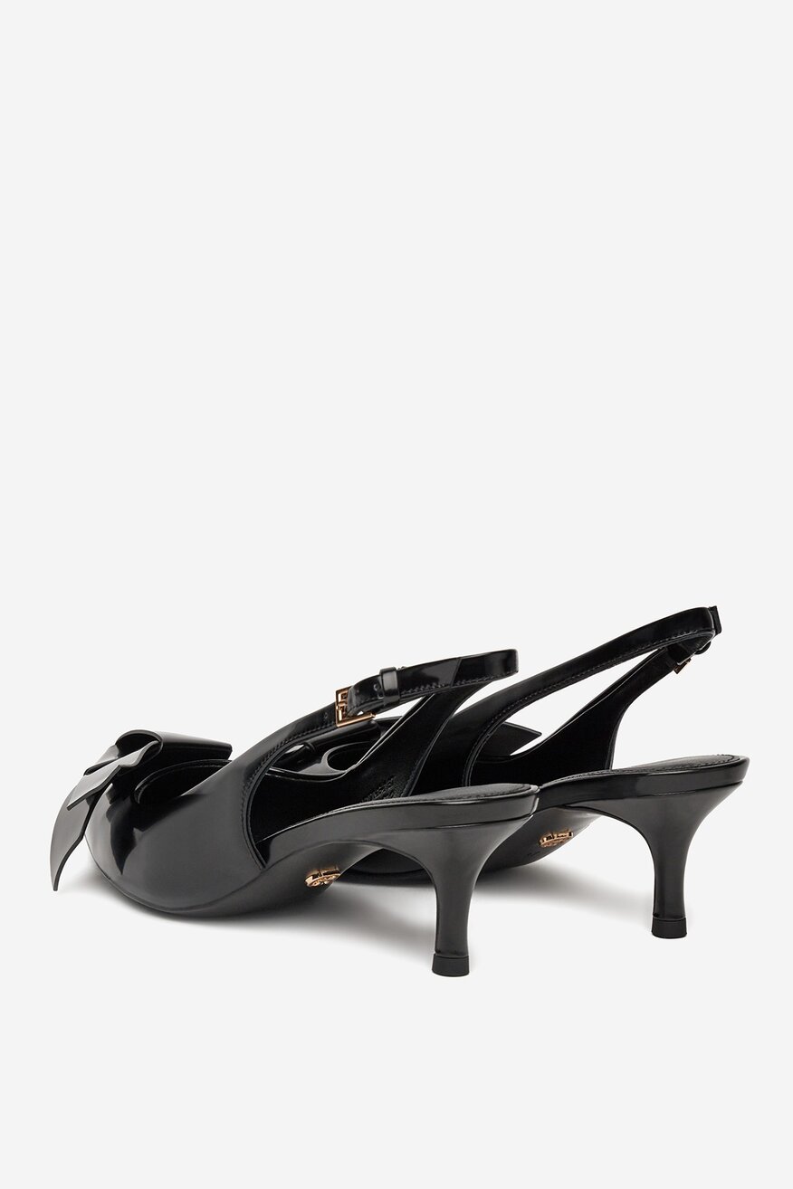 Czółenka skórzane