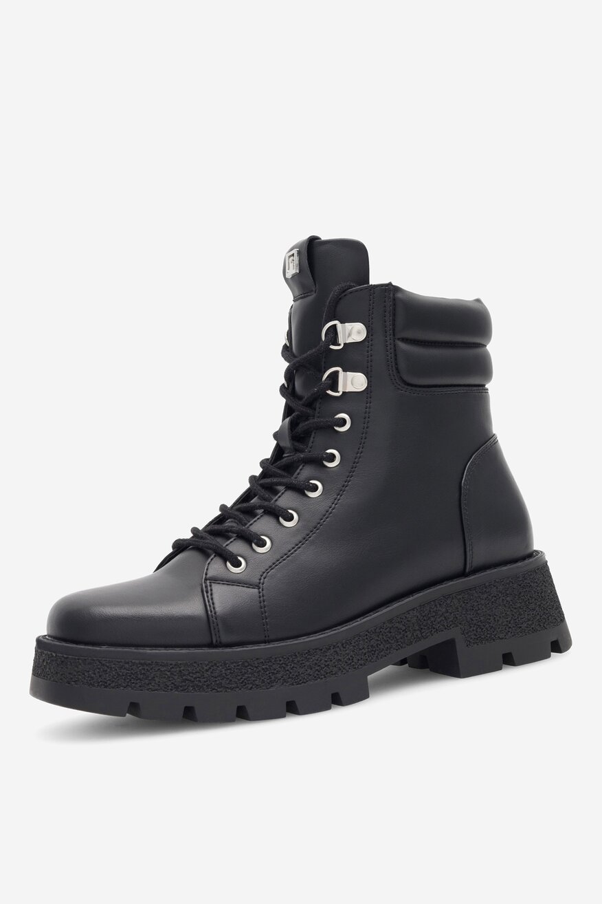 Trzewiki na grubej podeszwie