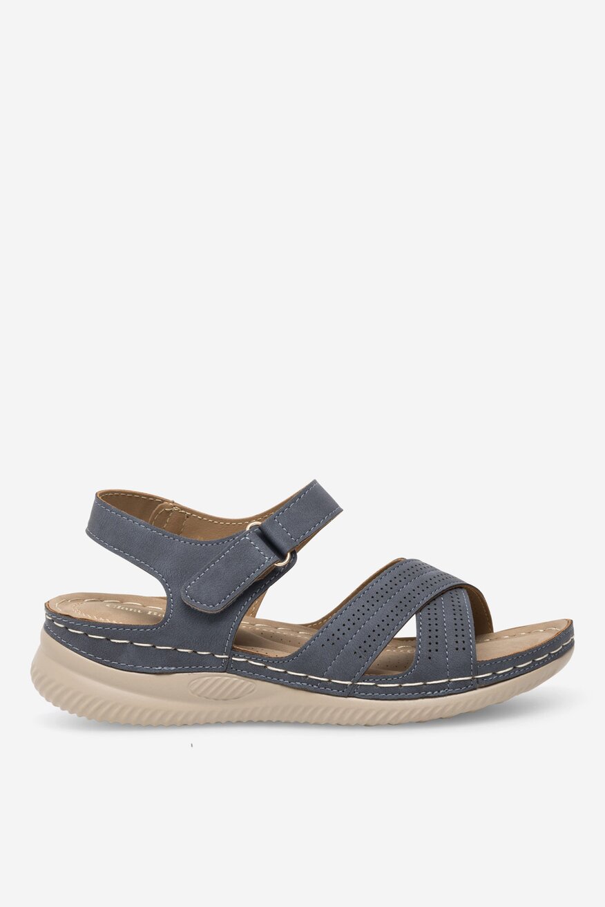 Sandały na koturnie