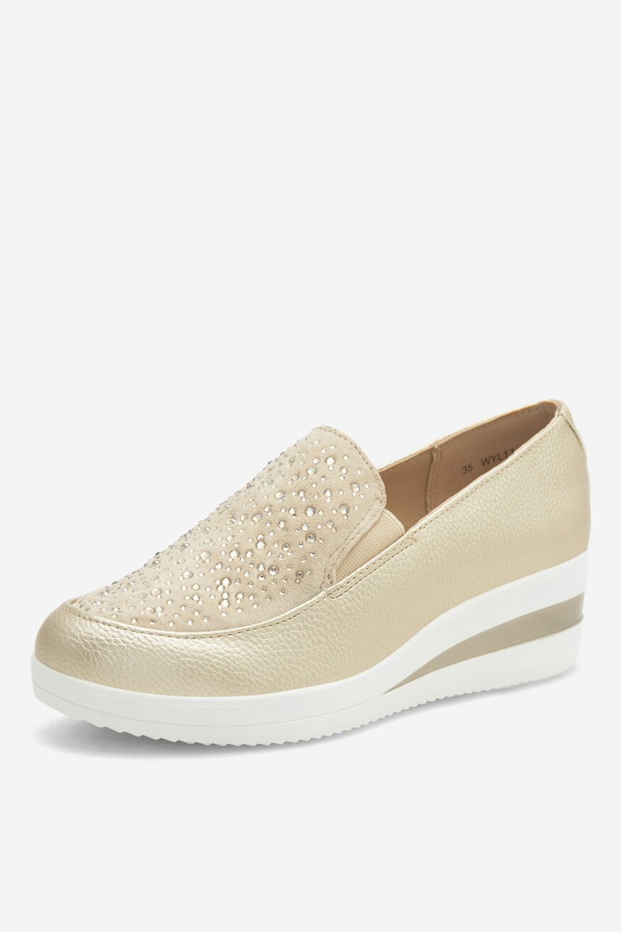 Mokasyny na koturnie