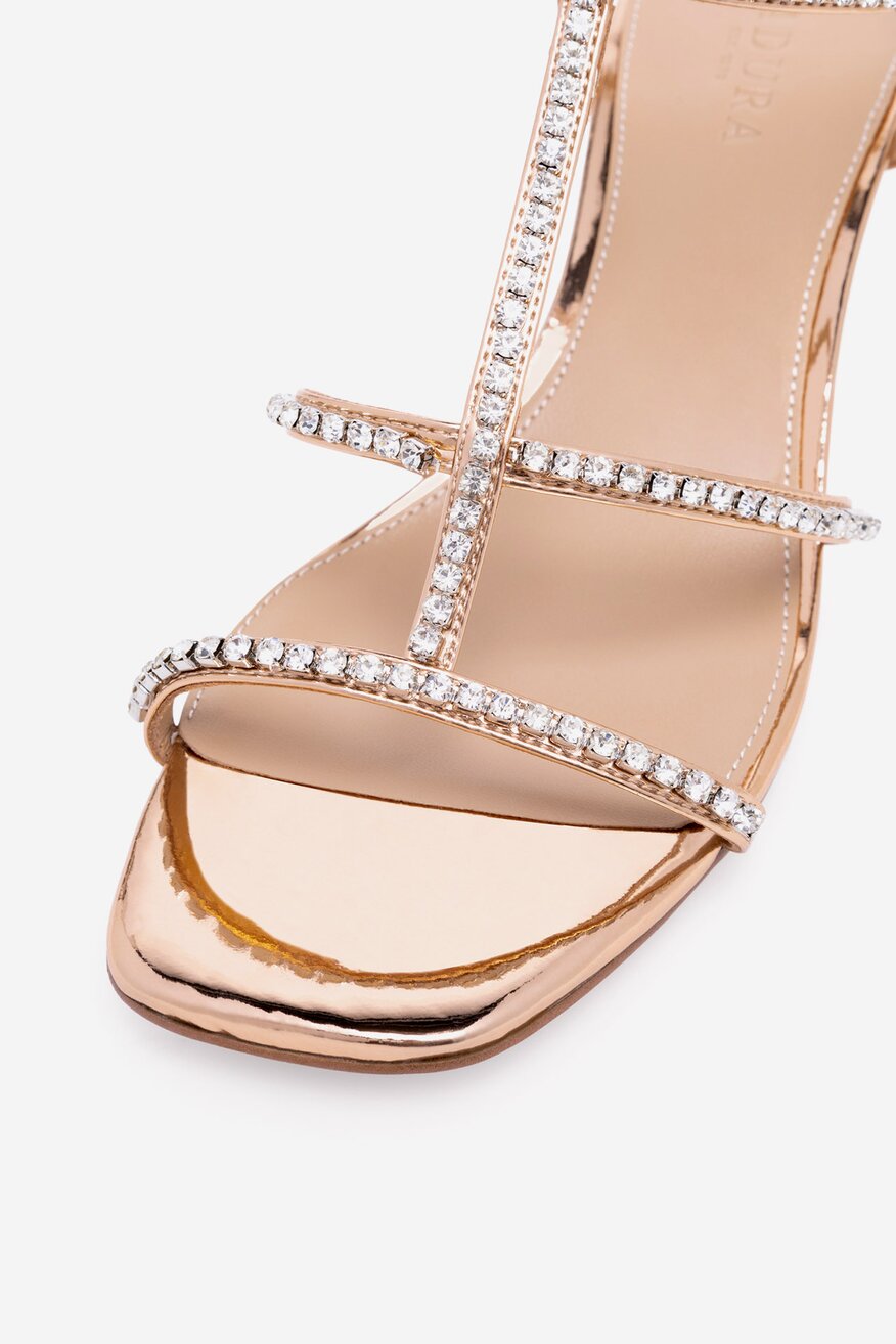 Sandały skórzane na obcasie