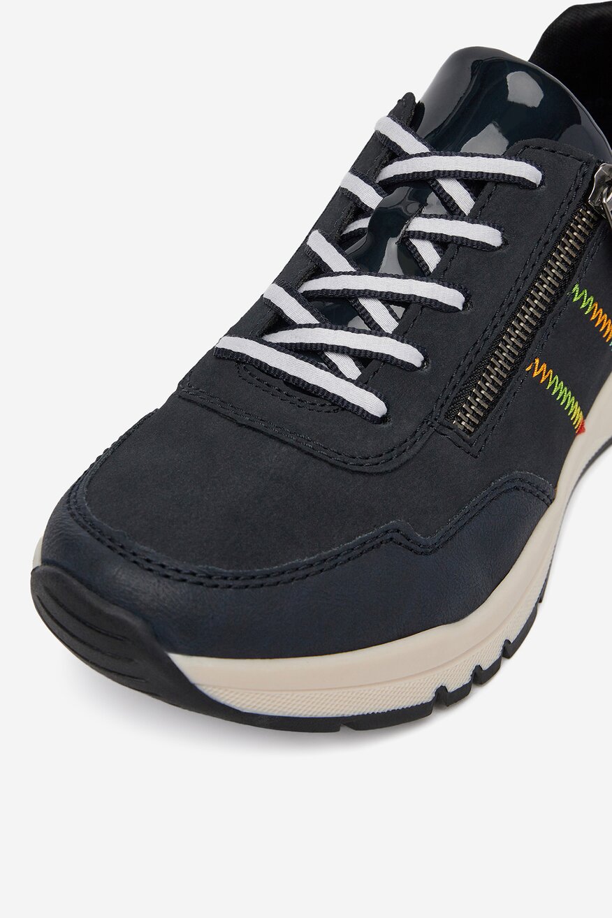 Sneakersy na koturnie