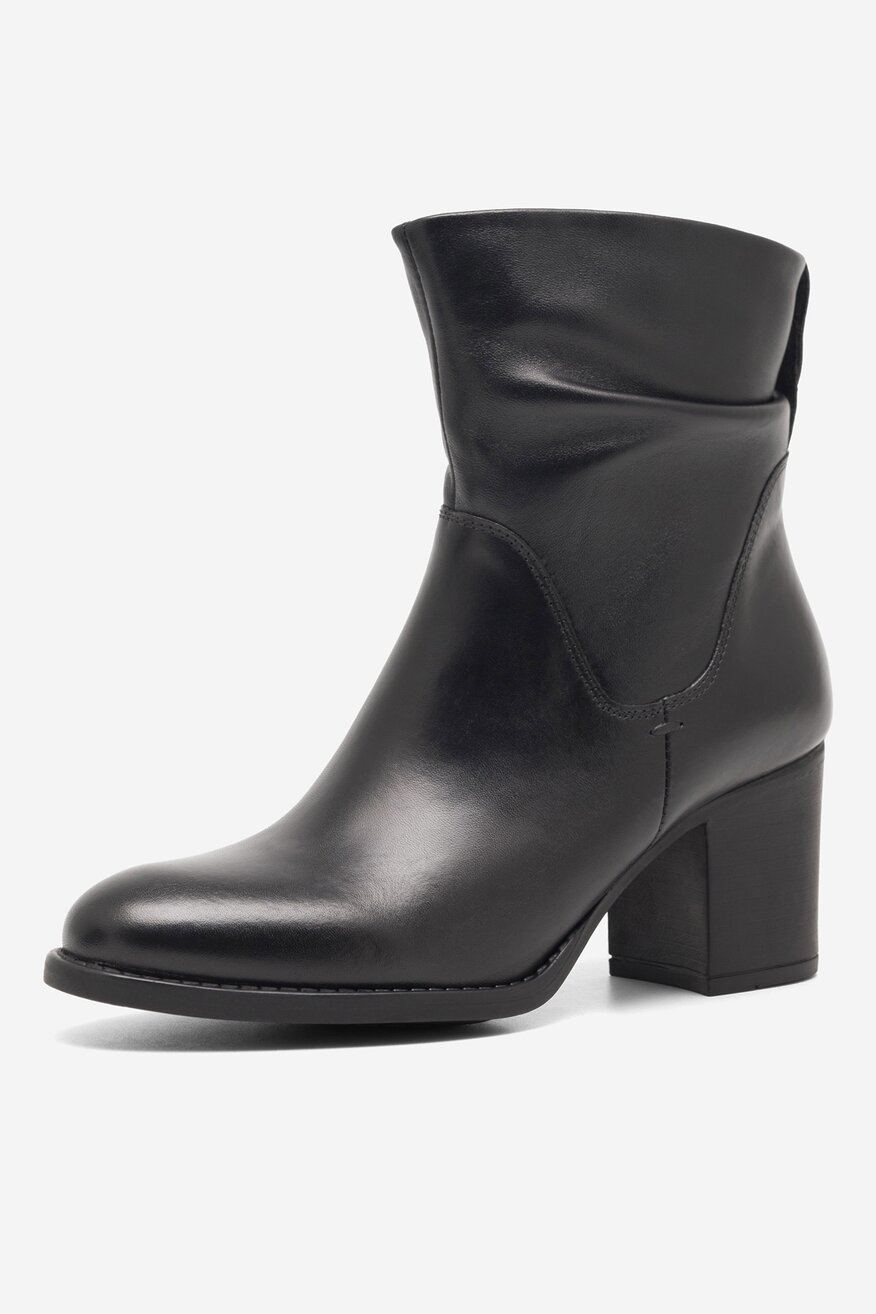 Botki skórzane na słupku