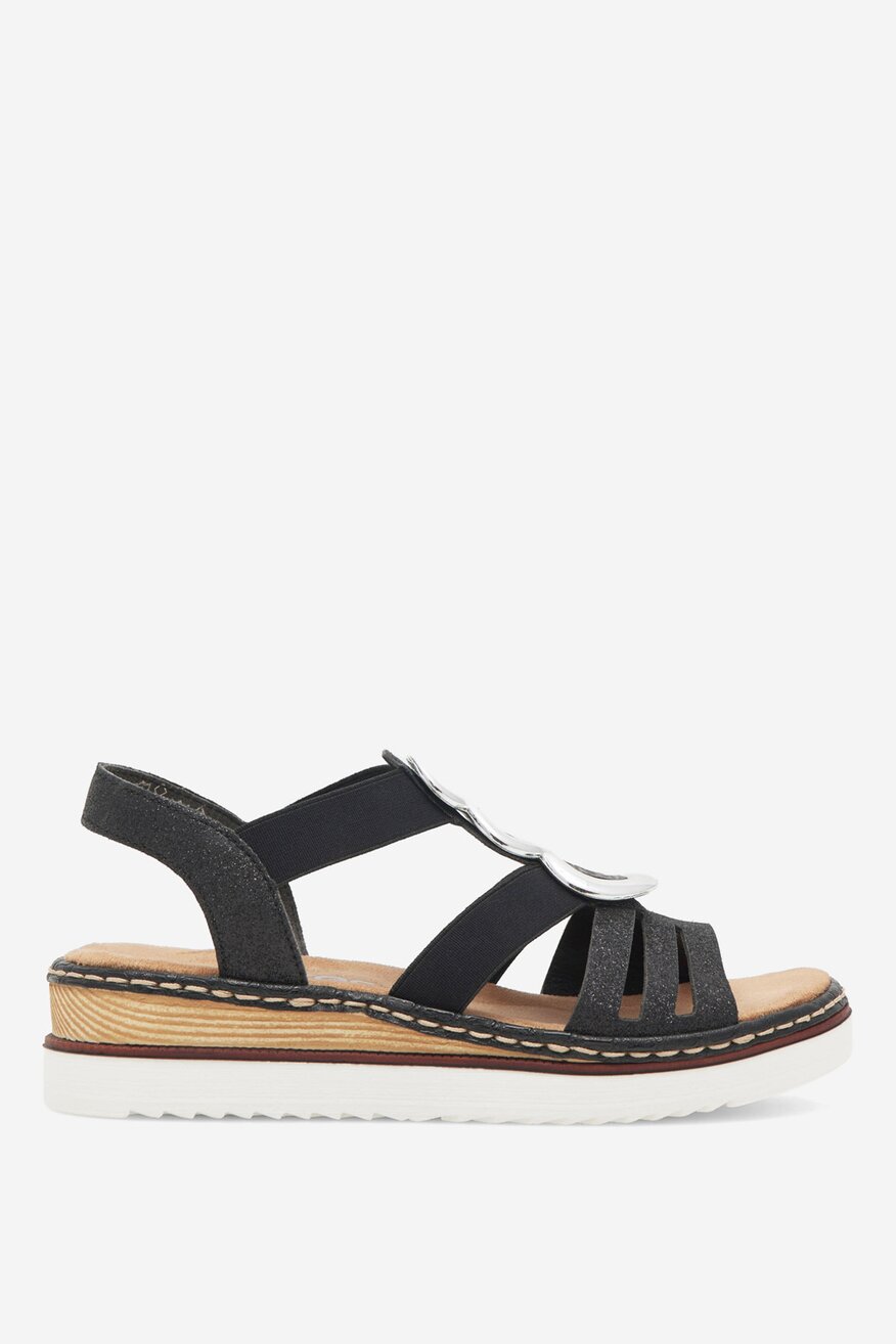 Sandały na koturnie